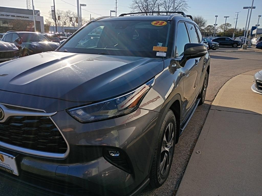 used 2022 Toyota Highlander car, priced at $27,910