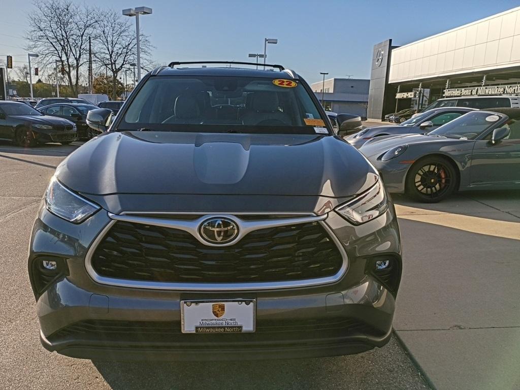used 2022 Toyota Highlander car, priced at $27,910