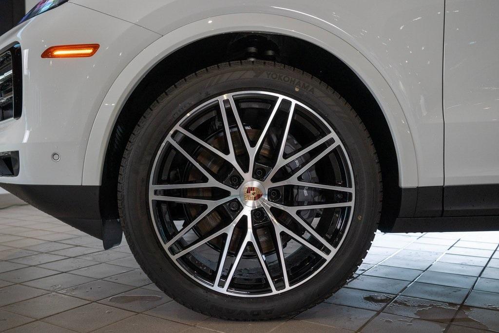 new 2025 Porsche Cayenne car, priced at $107,775