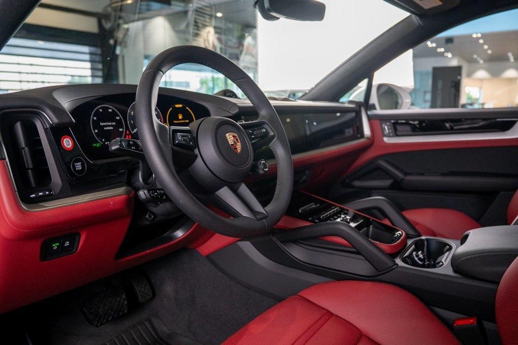 new 2025 Porsche Cayenne car, priced at $107,775