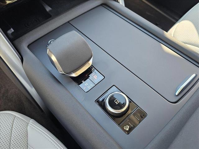 new 2025 Land Rover Discovery car, priced at $66,068
