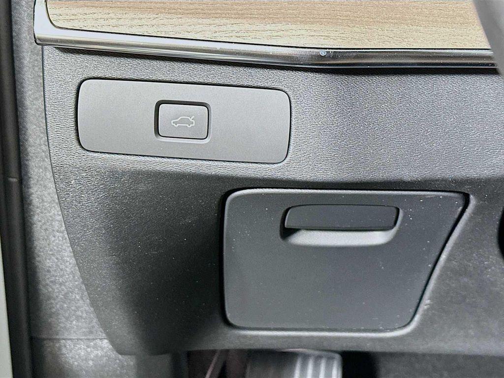 new 2026 Volvo XC90 car, priced at $71,825