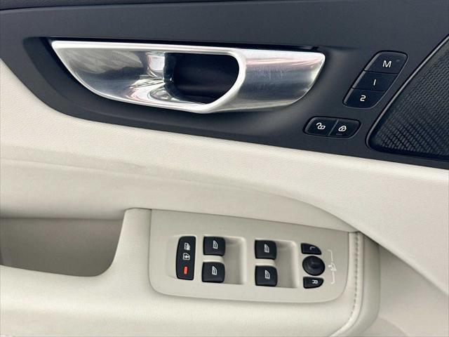 used 2023 Volvo XC60 car, priced at $43,400