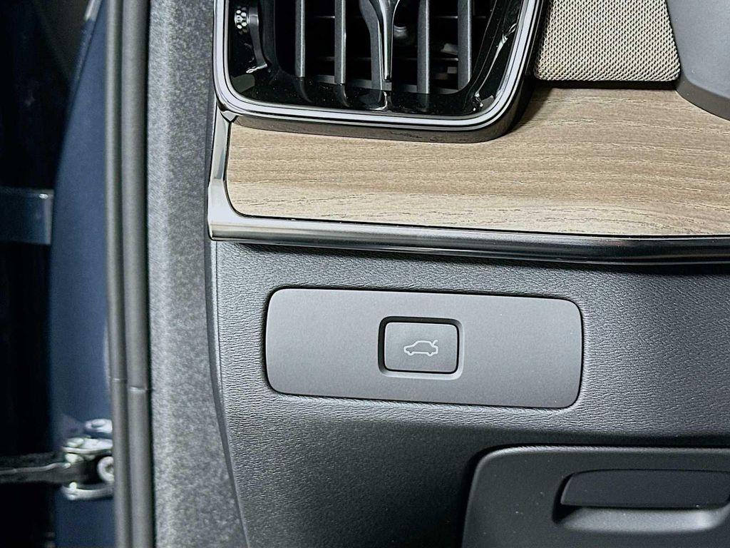new 2026 Volvo XC90 car, priced at $67,235