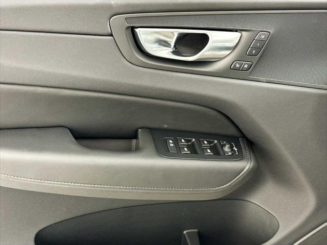 new 2025 Volvo XC60 car, priced at $53,745