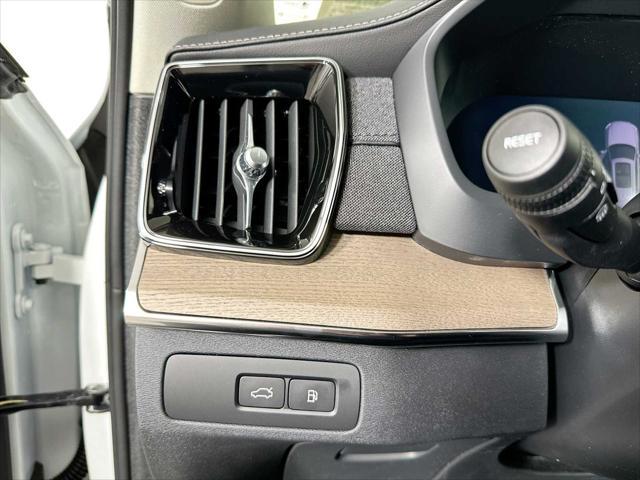 new 2025 Volvo XC90 Plug-In Hybrid car, priced at $78,805