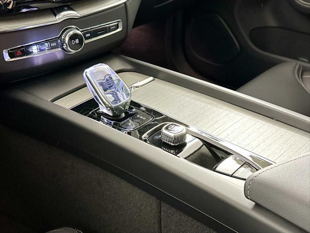 new 2025 Volvo XC60 car, priced at $61,650