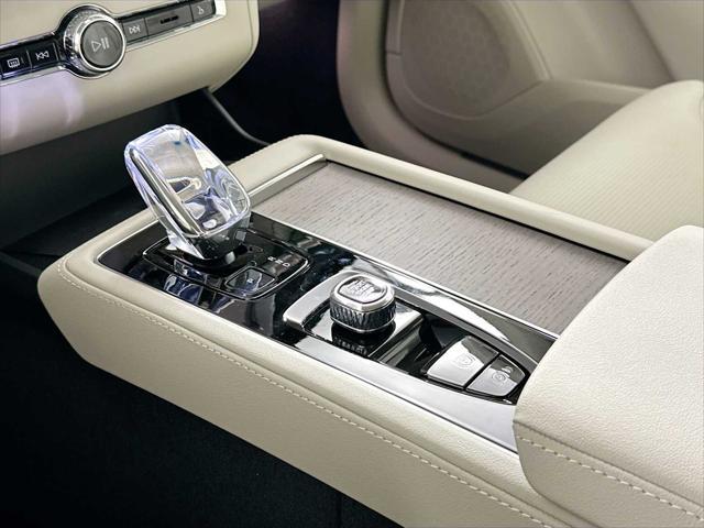 new 2025 Volvo XC90 Plug-In Hybrid car, priced at $83,295