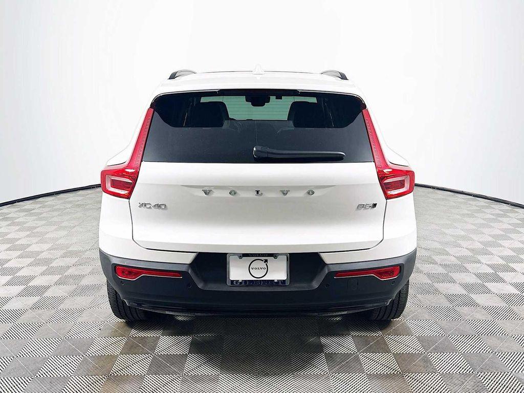 new 2025 Volvo XC40 car, priced at $49,560