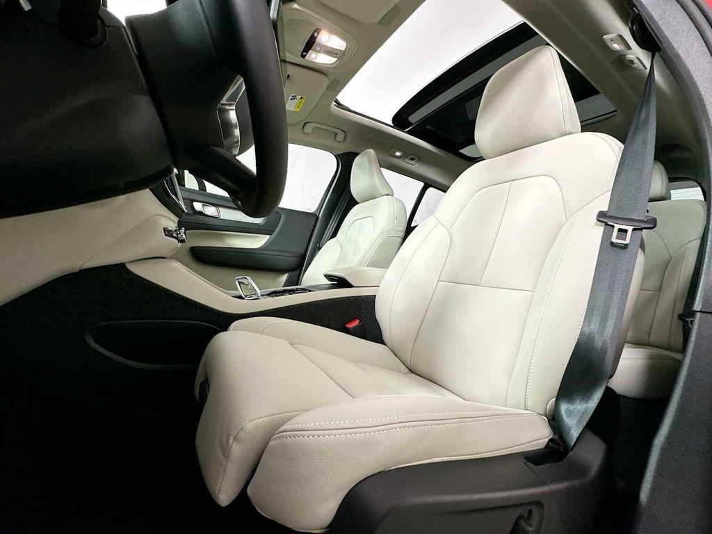 new 2025 Volvo XC40 car, priced at $53,010