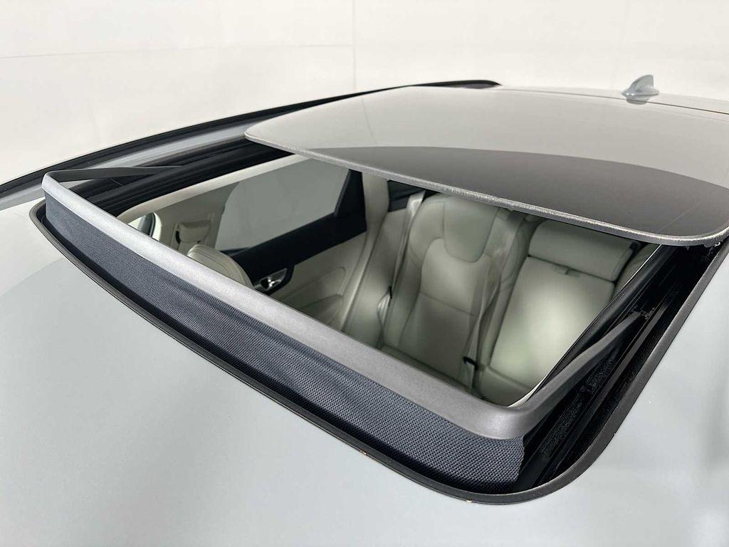 new 2026 Volvo XC60 Plug-In Hybrid car, priced at $75,235