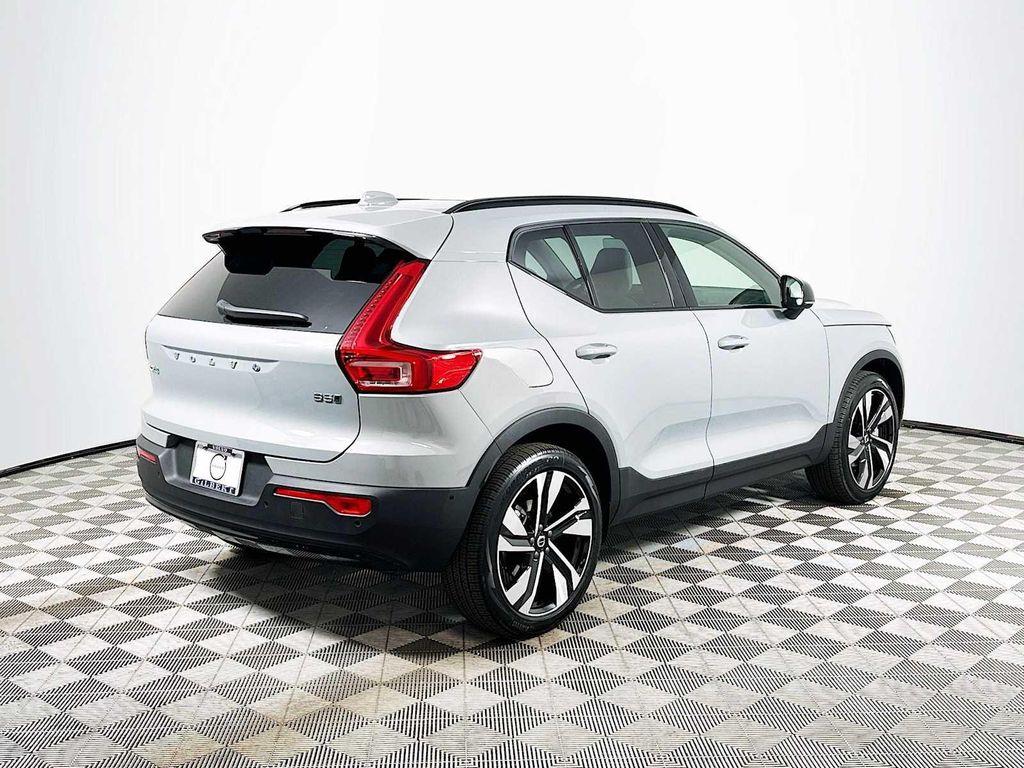 new 2025 Volvo XC40 car, priced at $52,460