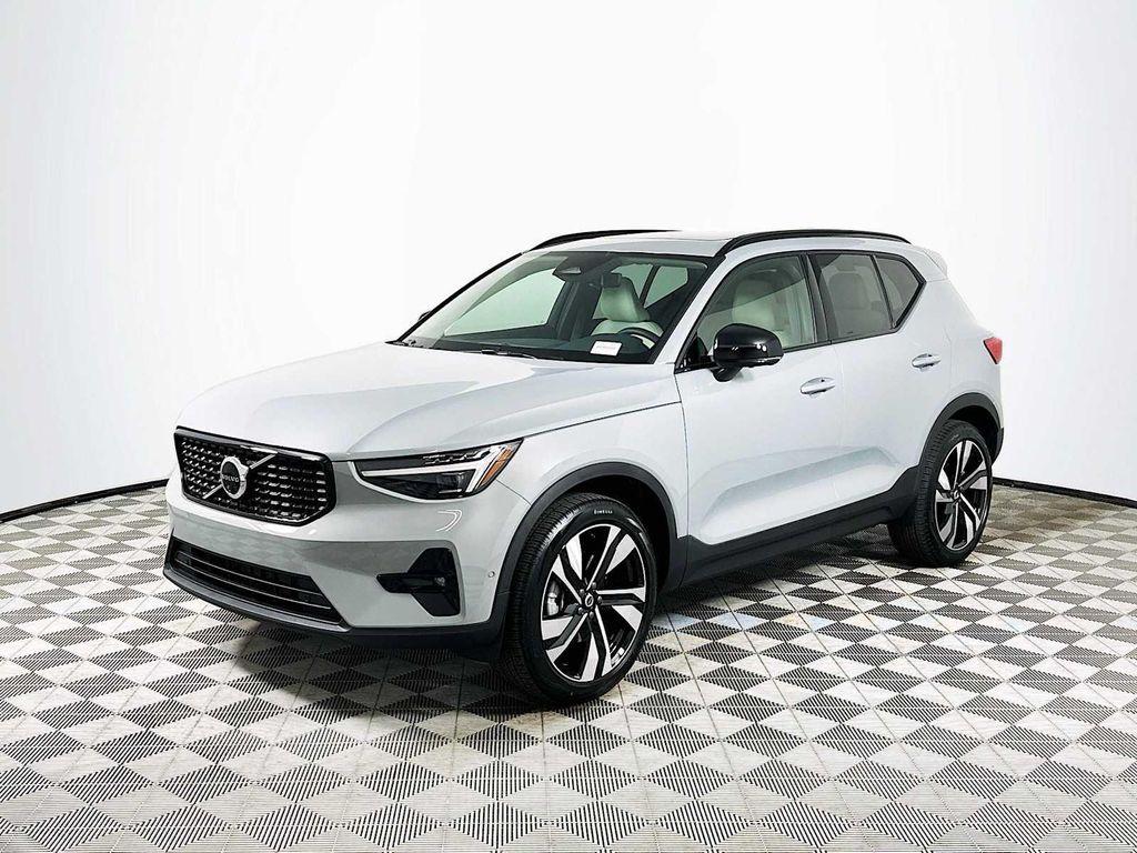 new 2025 Volvo XC40 car, priced at $52,460