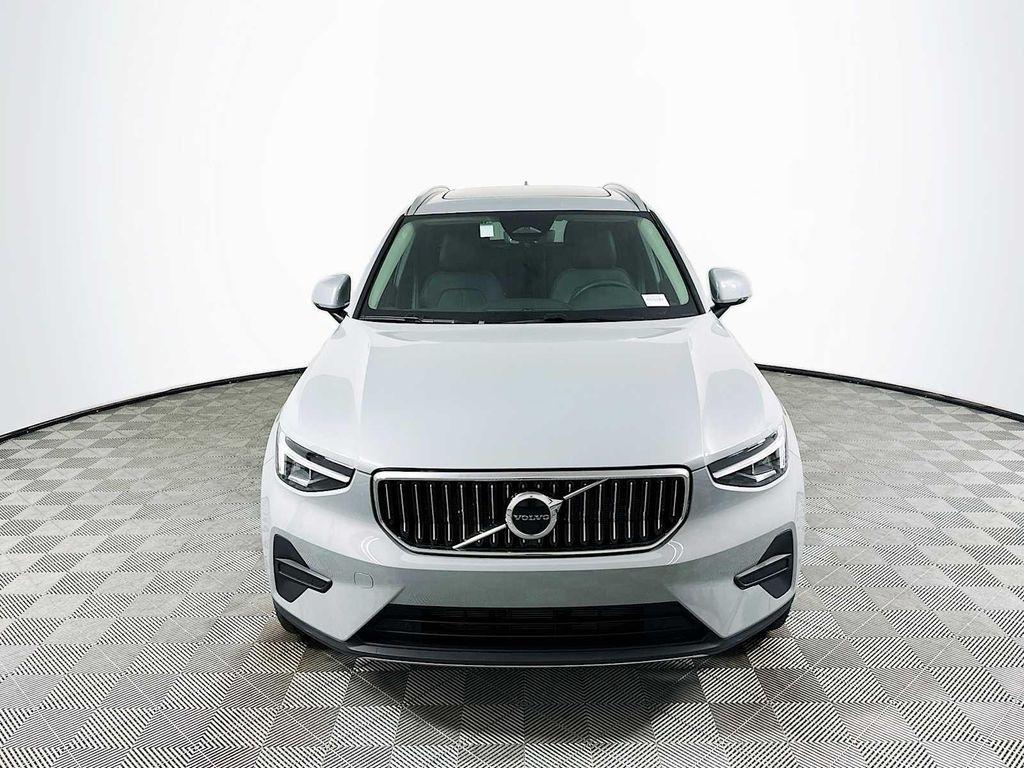 new 2025 Volvo XC40 car, priced at $46,810