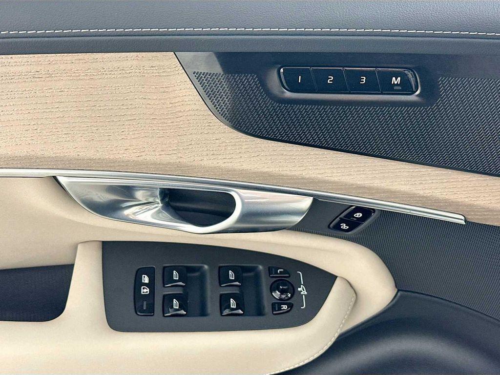 new 2025 Volvo XC90 car, priced at $69,545
