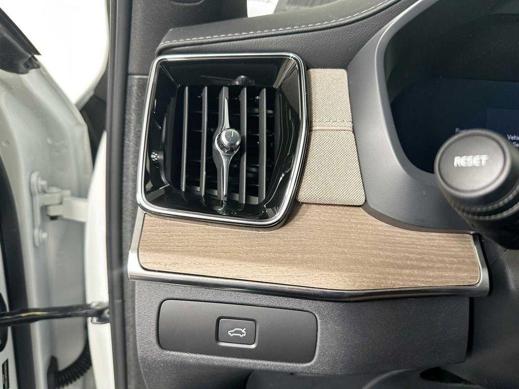 new 2025 Volvo XC90 car, priced at $69,545