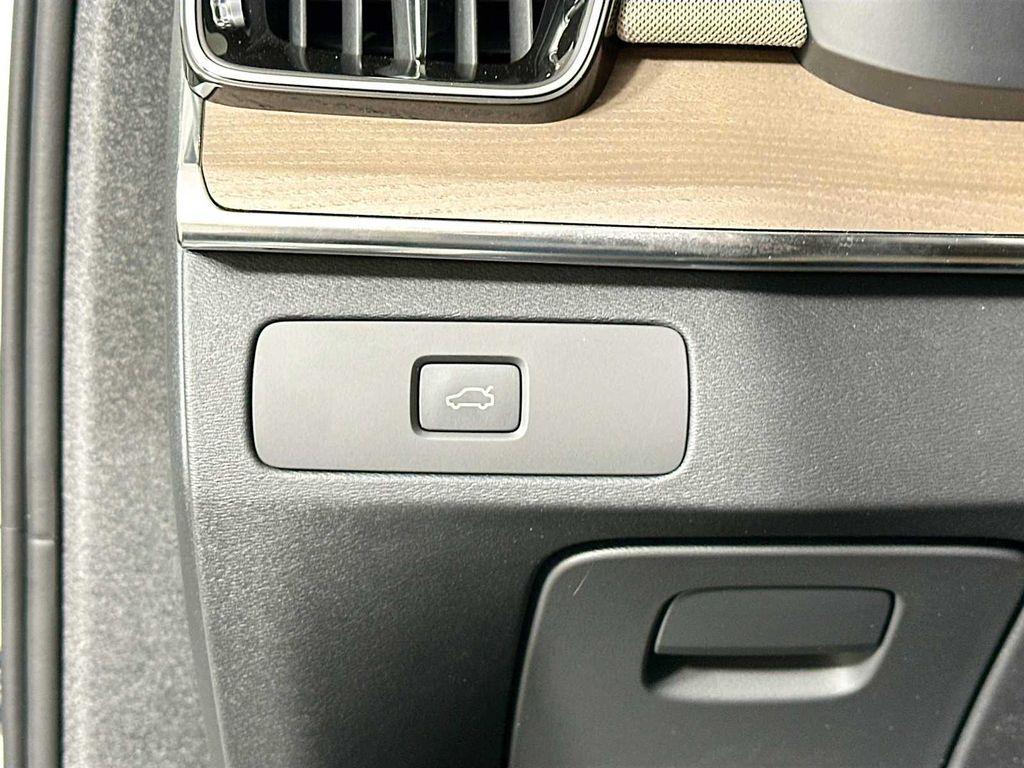 new 2026 Volvo XC90 car, priced at $71,825