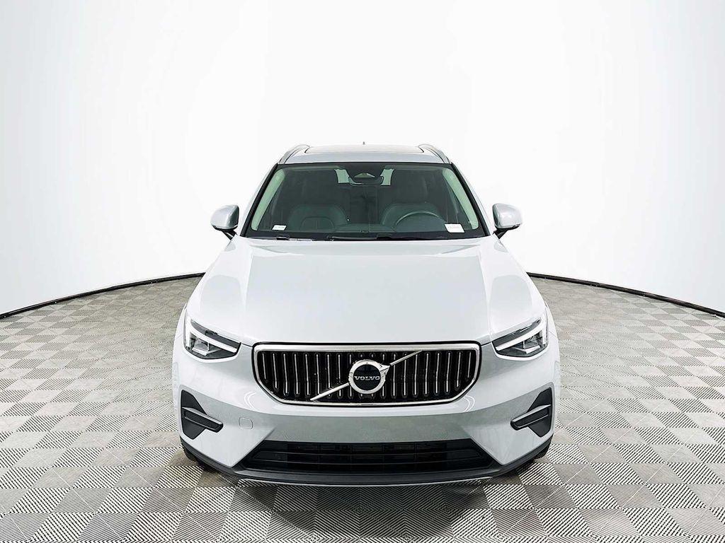 used 2025 Volvo XC40 car, priced at $42,100
