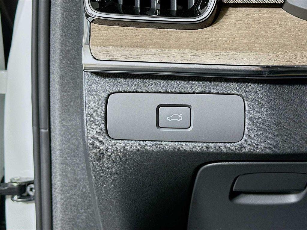 new 2026 Volvo XC90 car, priced at $62,345