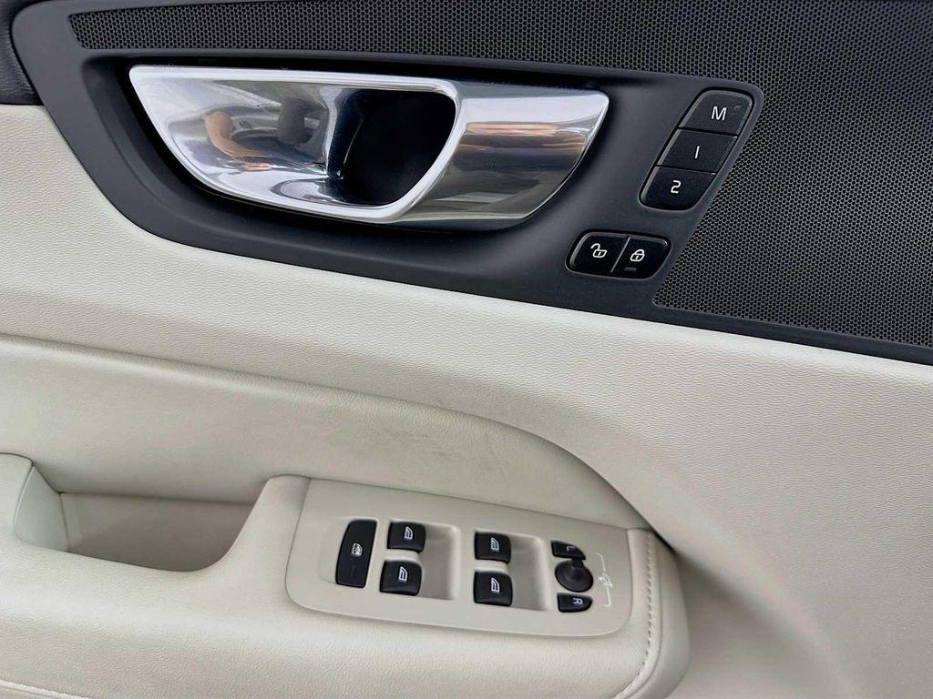 used 2023 Volvo XC60 car, priced at $34,300