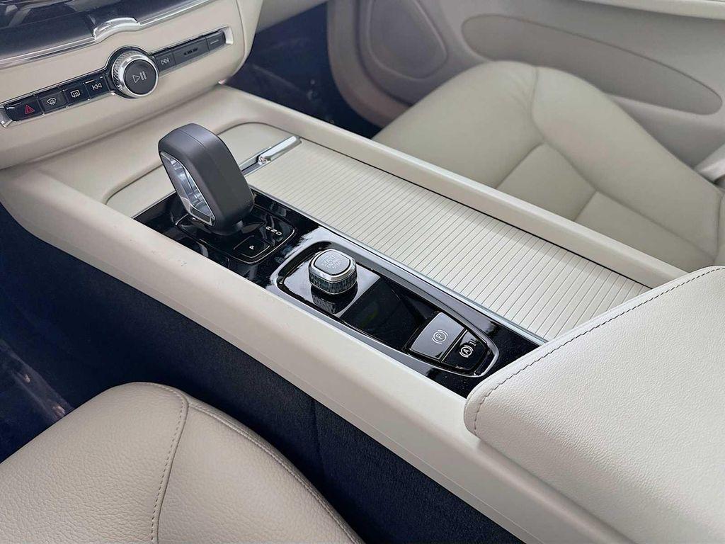 used 2023 Volvo XC60 car, priced at $34,300