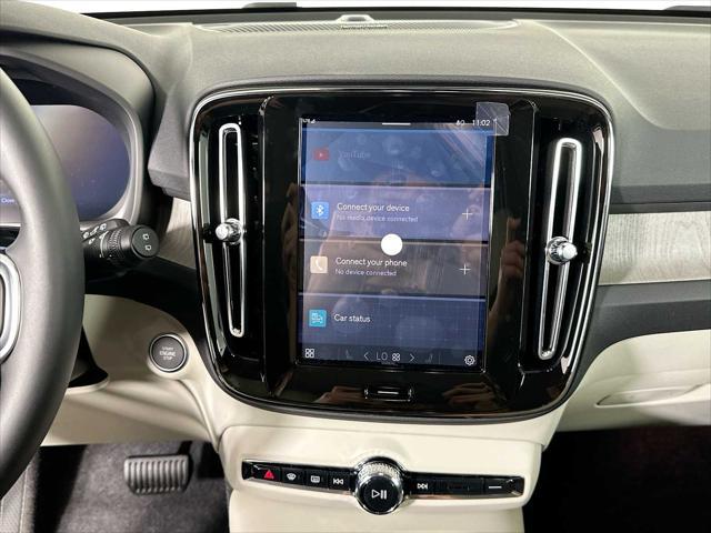 new 2025 Volvo XC40 car, priced at $51,465