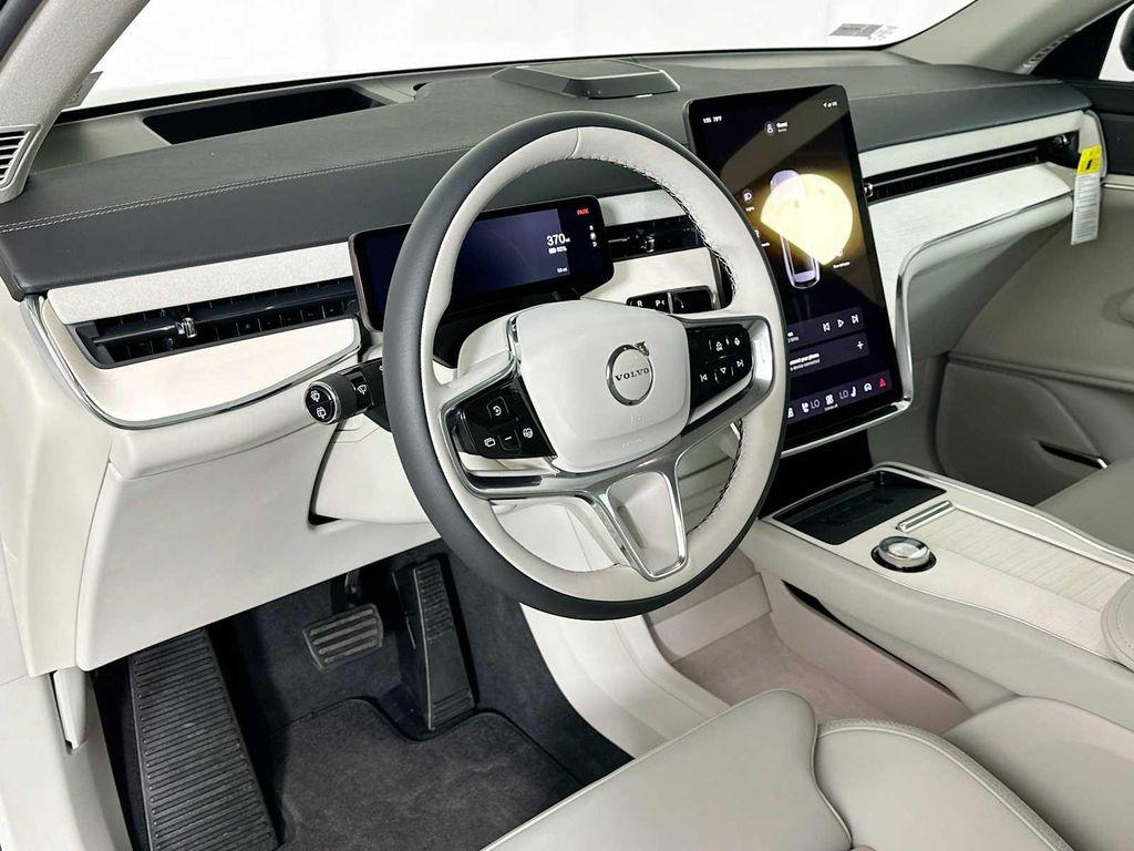 new 2025 Volvo EX90 car, priced at $85,640