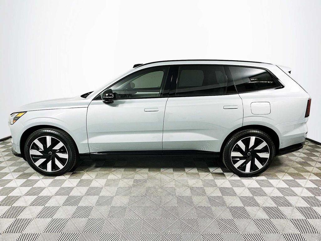 new 2025 Volvo EX90 car, priced at $85,640
