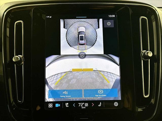 new 2025 Volvo XC40 car, priced at $51,035
