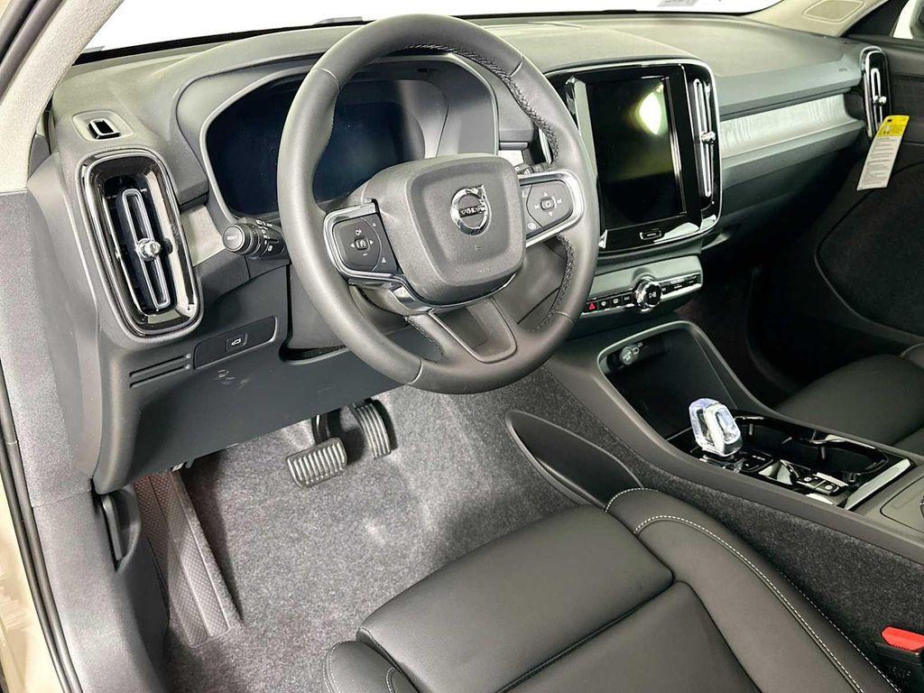 new 2025 Volvo XC40 car, priced at $51,035