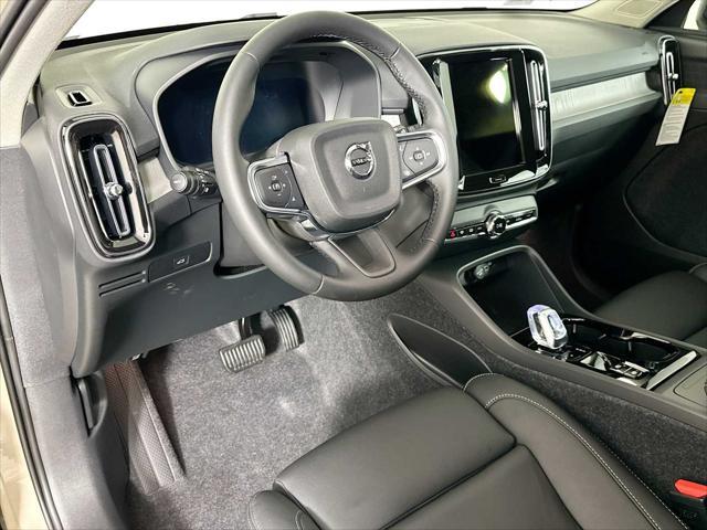 new 2025 Volvo XC40 car, priced at $51,035