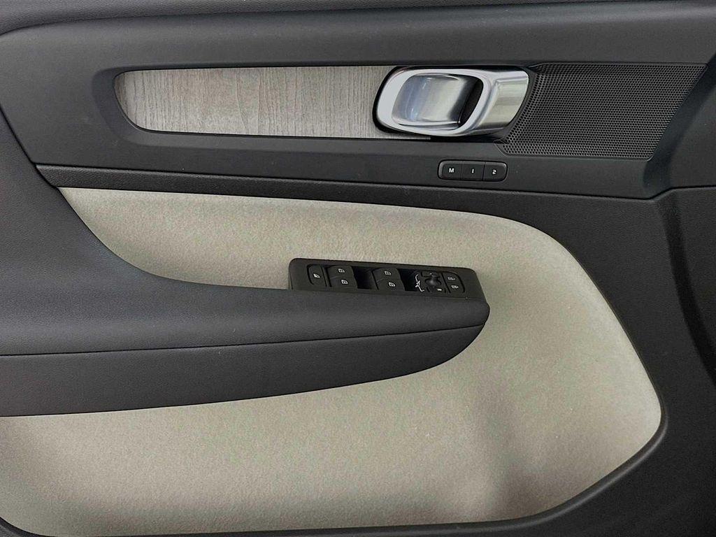 used 2023 Volvo XC40 car, priced at $33,300