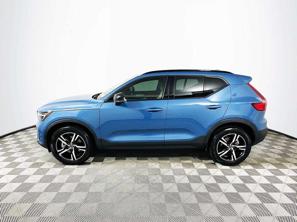 used 2023 Volvo XC40 car, priced at $33,300