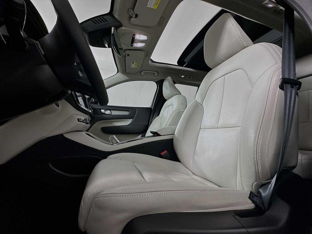 used 2023 Volvo XC40 car, priced at $33,300