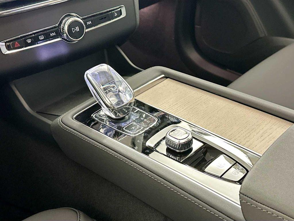 new 2025 Volvo XC90 car, priced at $70,890