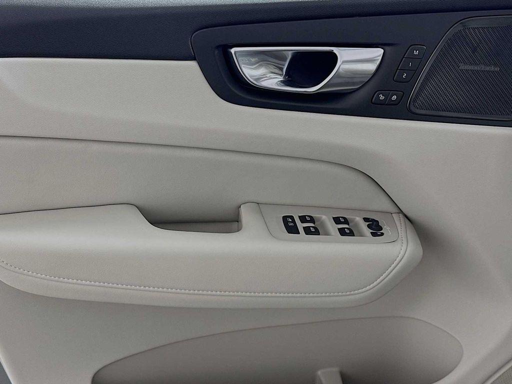 new 2026 Volvo XC60 car, priced at $63,920