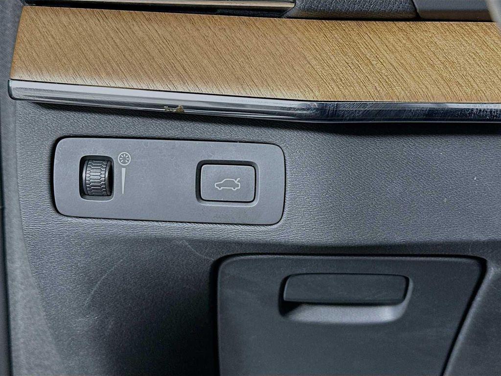 used 2021 Volvo XC90 car, priced at $25,700