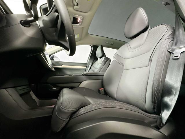 new 2025 Volvo EX90 car, priced at $82,140
