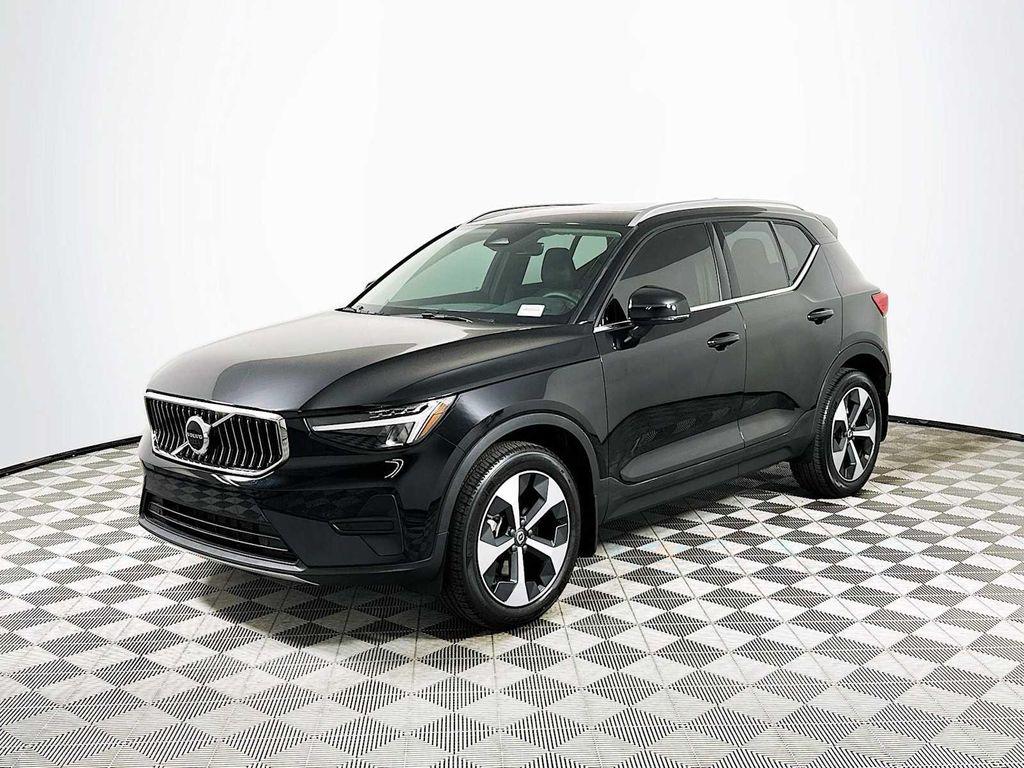 new 2025 Volvo XC40 car, priced at $46,075