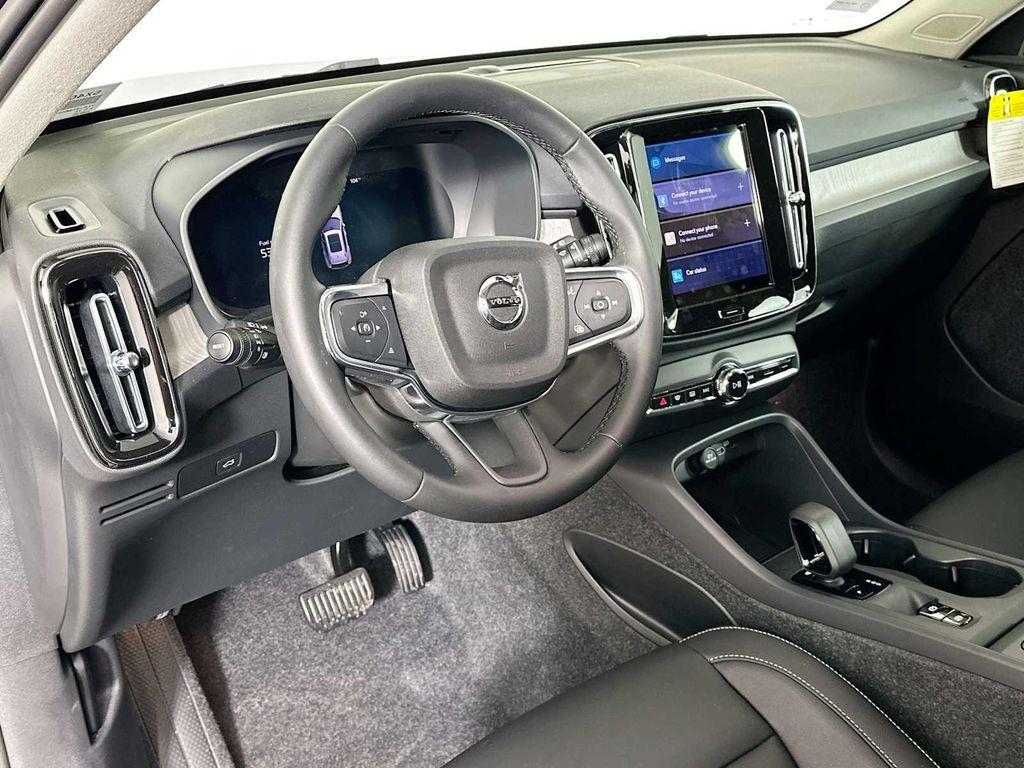 new 2025 Volvo XC40 car, priced at $46,075
