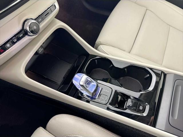 new 2025 Volvo XC40 car, priced at $51,465