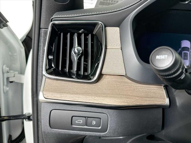new 2025 Volvo XC90 Plug-In Hybrid car, priced at $82,405
