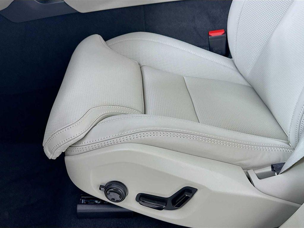 new 2026 Volvo XC90 Plug-In Hybrid car, priced at $87,080