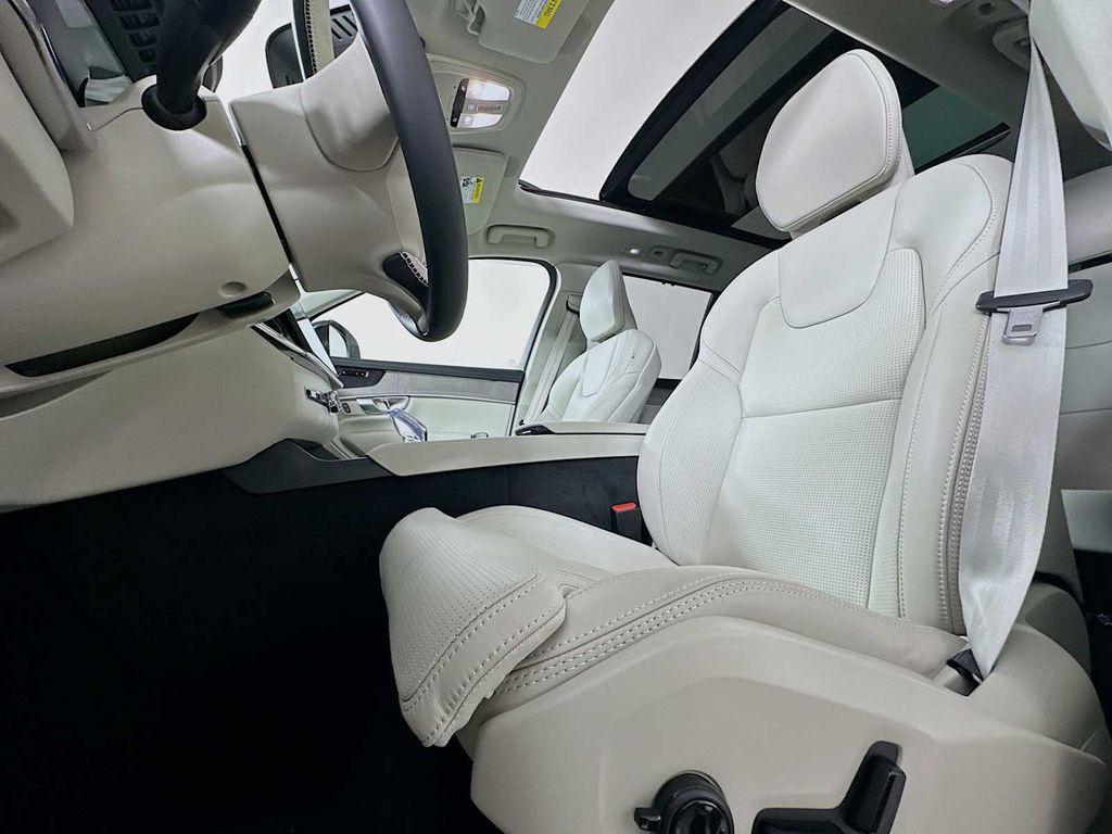 new 2026 Volvo XC90 Plug-In Hybrid car, priced at $87,080