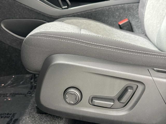 used 2025 Volvo XC40 car, priced at $34,700