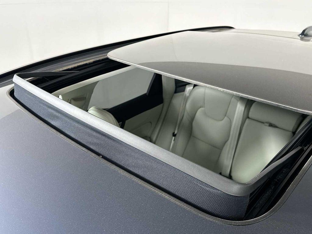 new 2026 Volvo XC60 car, priced at $63,935