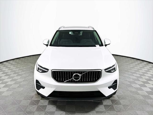 new 2025 Volvo XC40 car, priced at $46,015