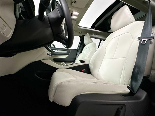 new 2025 Volvo XC40 car, priced at $50,605