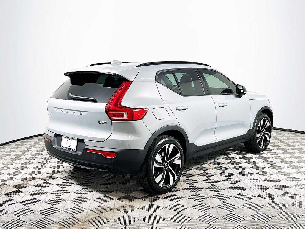 new 2025 Volvo XC40 car, priced at $50,605