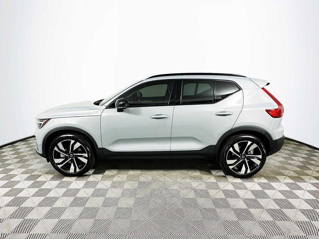 new 2025 Volvo XC40 car, priced at $50,605